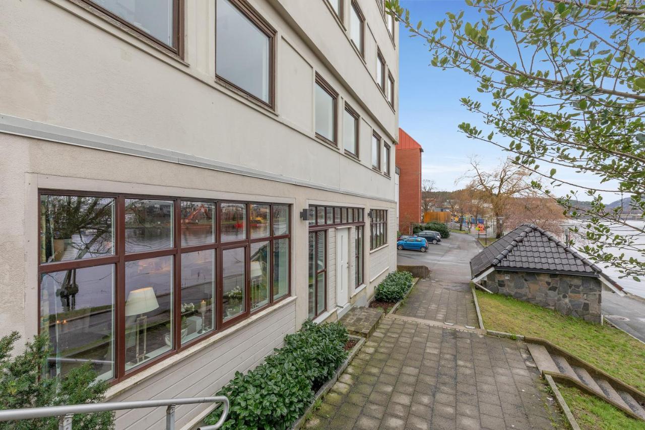 Stylish Apartment With Beautiful Views Of The River, Beach Nearby Kristiansand Buitenkant foto